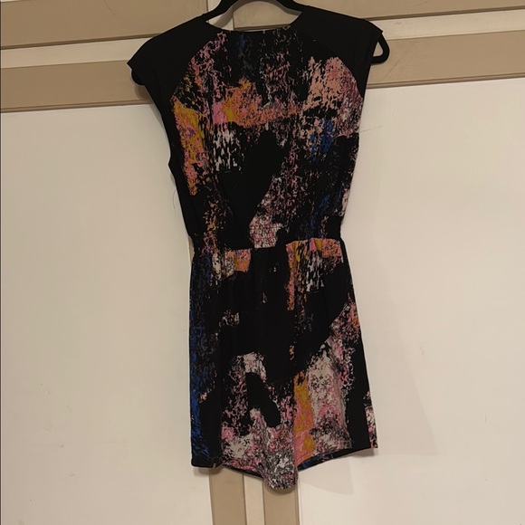 Assorted dresses - Picture 9 of 13